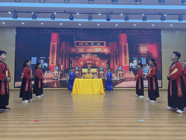 “廉”心润童心——莘县棉纺织厂学校清廉主题情景剧新葡京网上赌场【全环境立德树人】“清”风拂校园(图2)